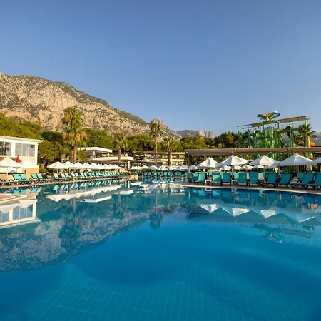 Crystal Flora Pearl Collection Resort