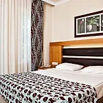 Resort Crystal Flora Pearl Collection 5*