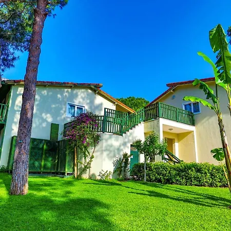 Station touristique Crystal Flora Pearl Collection