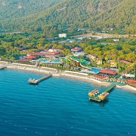 Crystal Flora Resort