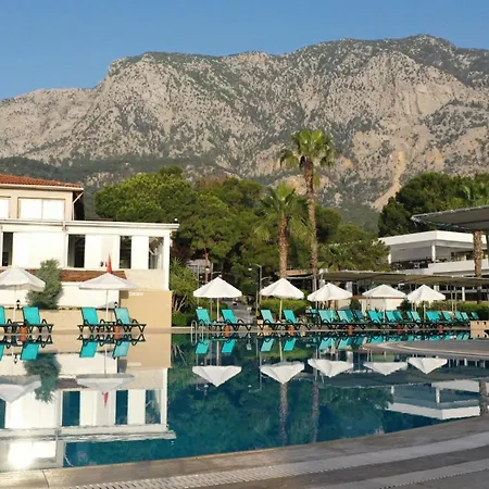 Crystal Flora Pearl Collection Station touristique 5*