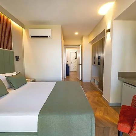 Crystal Flora Pearl Collection Resort Beldibi (Kemer)