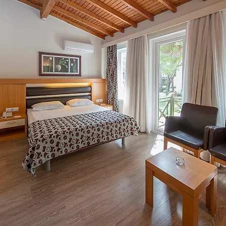 Crystal Flora Pearl Collection Station touristique 5*