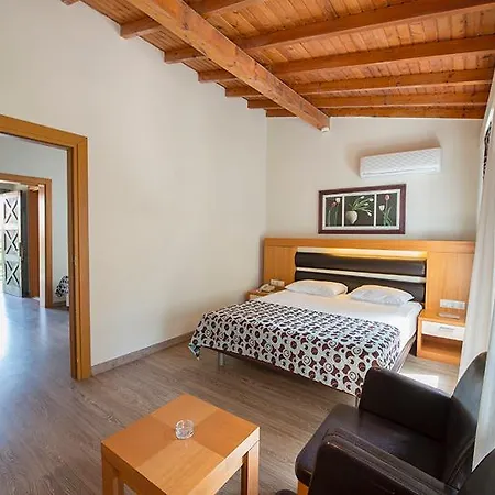 Crystal Flora Pearl Collection Resort